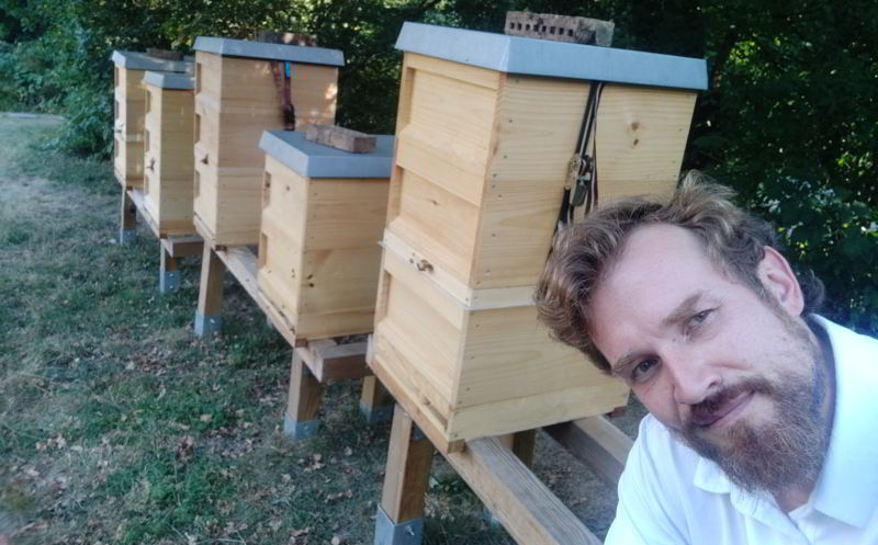 Dortmunder Imker am Bienenstand in Hagen