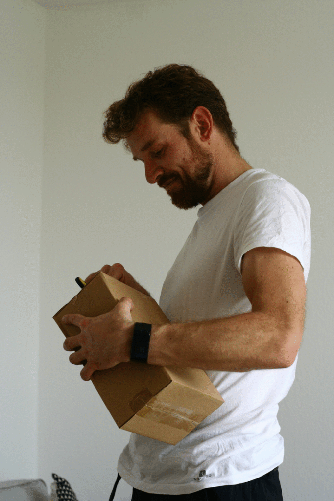 Imker Bienenhalter Markus von HowToBee mit neuer (Schutz-)ausrüstung